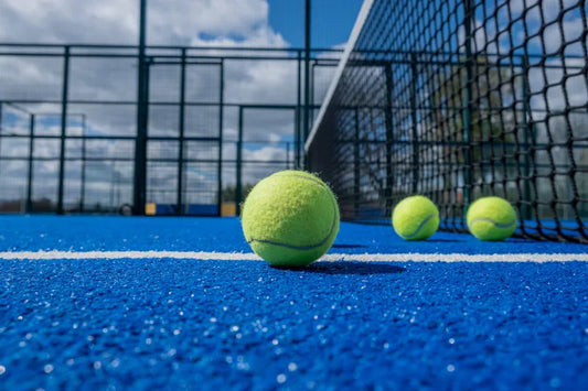 Tout savoir sur les terrains de padel : dimensions, équipements, réservation et conseils